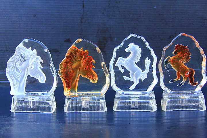 Сувенир стеклянный-Лошадь с подсветкой