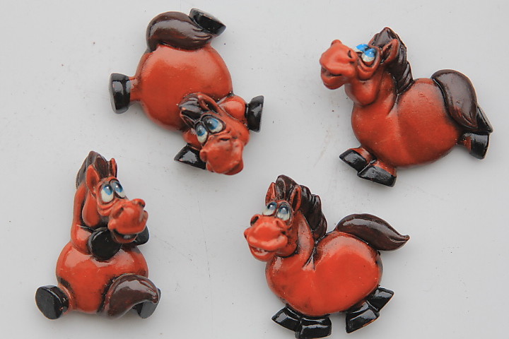 Магнит потешная лошадка